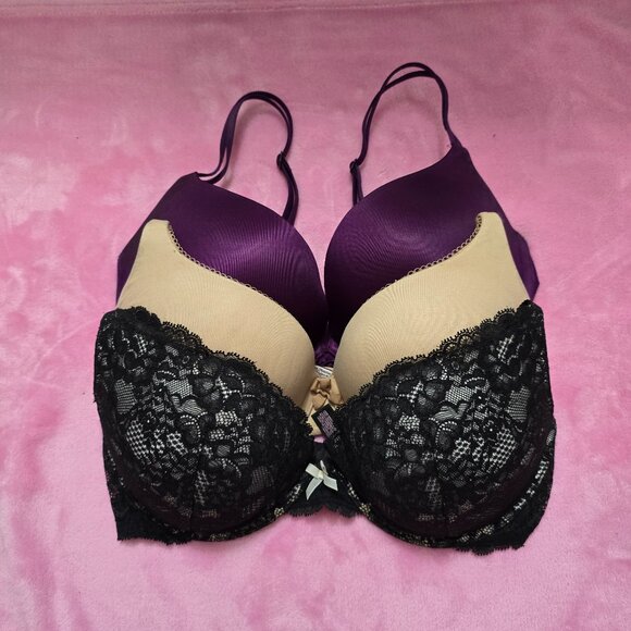 3 Victoria's Secret 34dd bras - Picture 1 of 11
